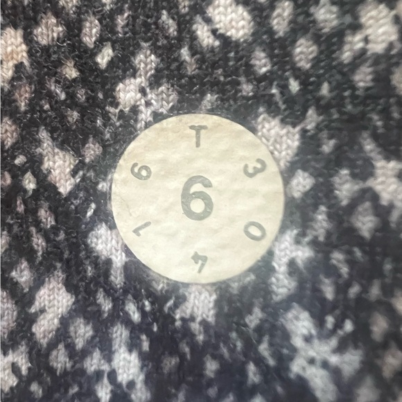 Lululemon size 6 Womens Define Jacket - Picture 3 of 3